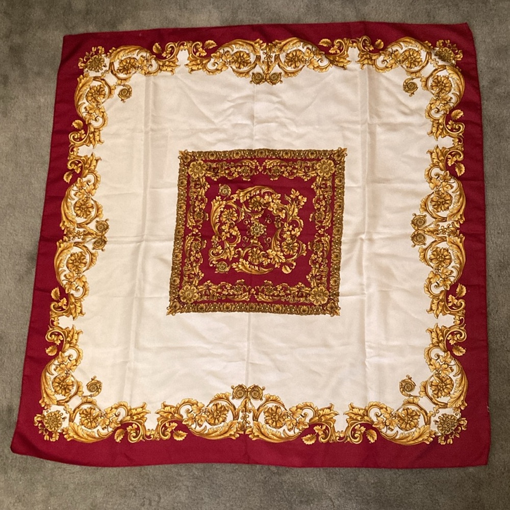 Elegant Red and Gold Baroque Style Scarf - Picture 11 of 15